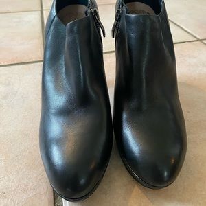 Vince Camaro Elvin High heeled booties